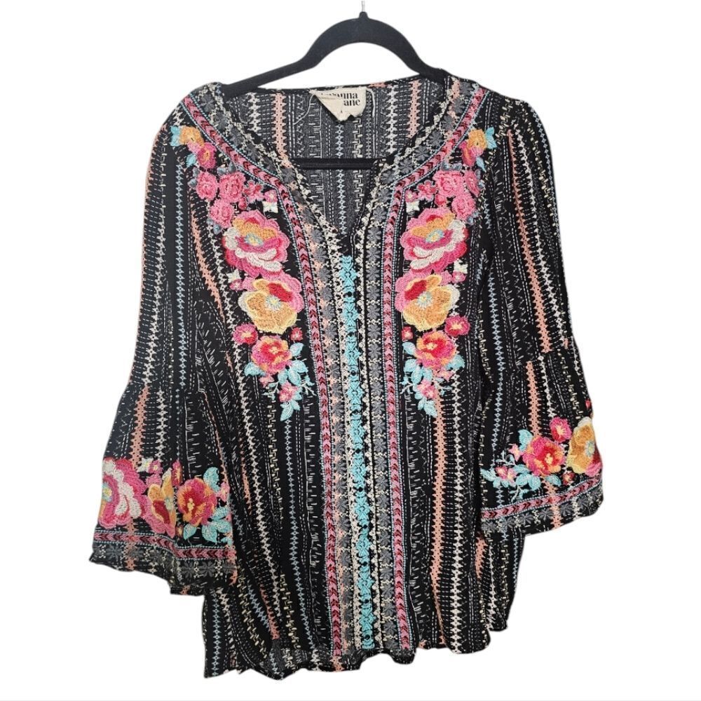 SAVANNAH JANE Floral Embroidered Boho Top - Size Medium